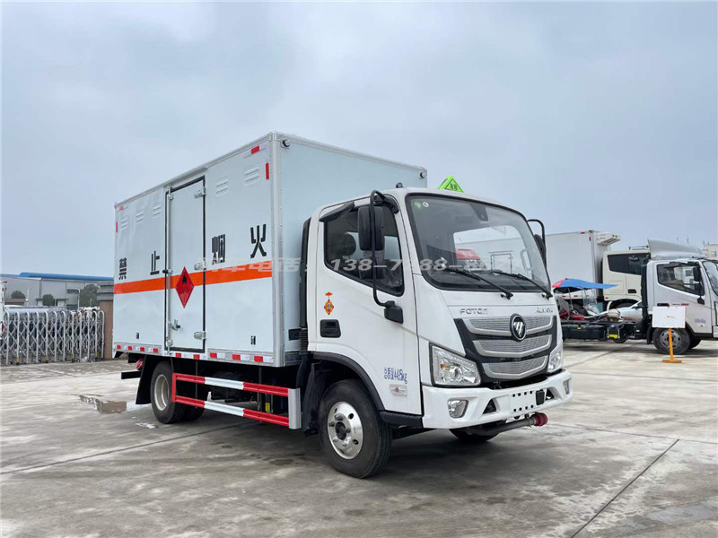福田欧马可蓝牌厢式气瓶运输车01