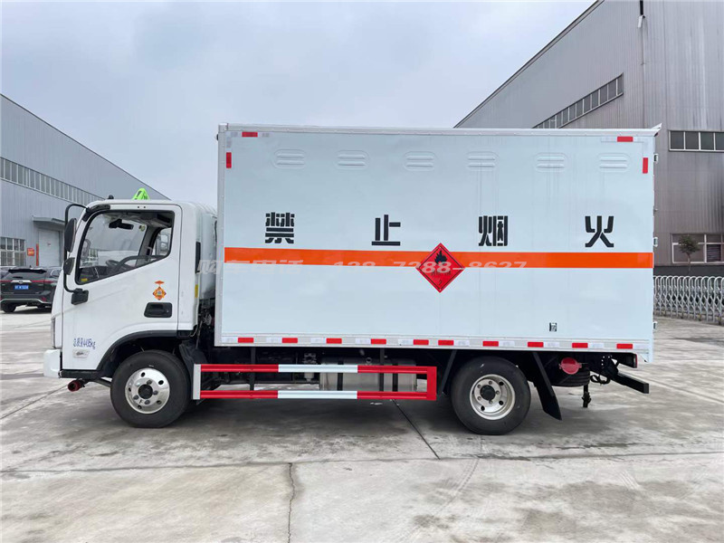 福田欧马可蓝牌厢式气瓶运输车04