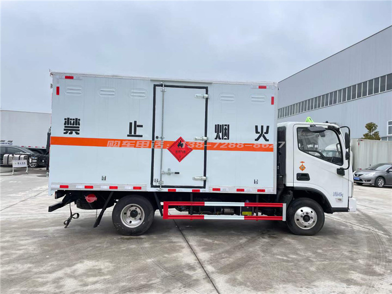 福田欧马可蓝牌厢式气瓶运输车05