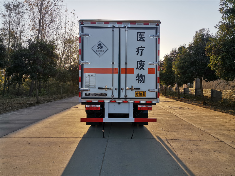 东风小多利卡医疗废物转运车正后图
