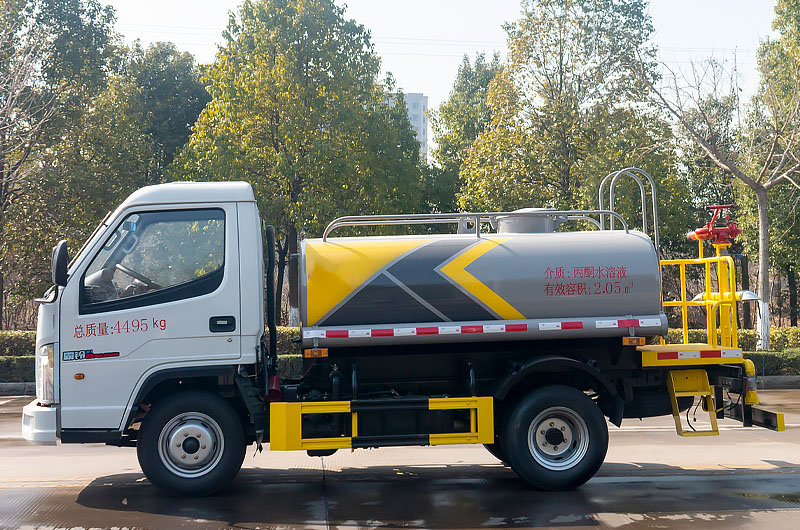 一汽解放2.5吨蓝牌洒水车
