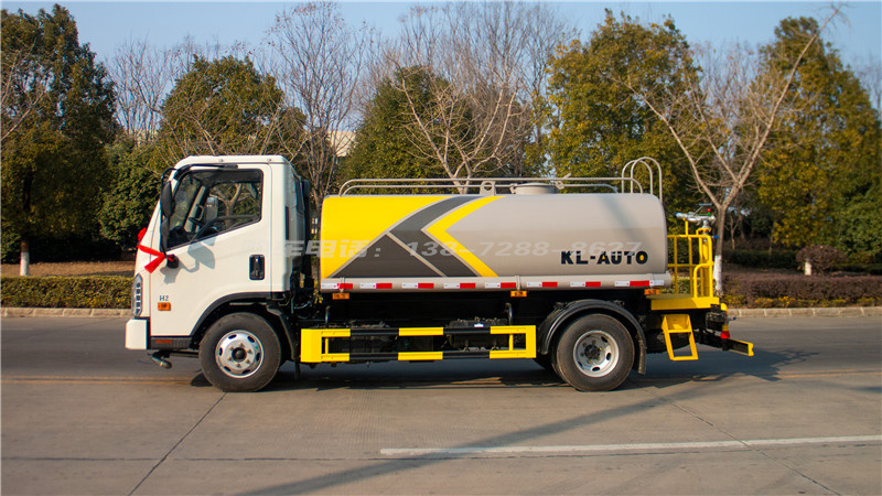 福田H2洒水车