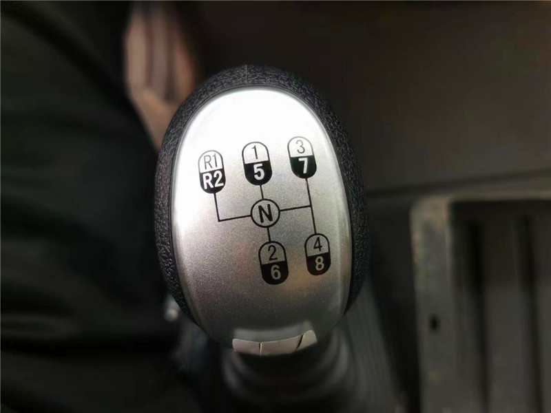 重汽汕德卡14吨洒水车(图1)