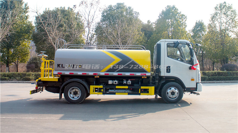福田H2洒水车