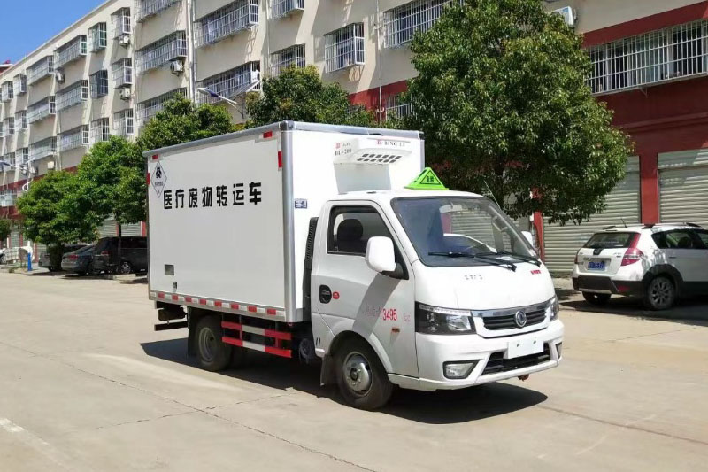 东风途逸医疗废物转运车右前45度图