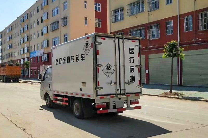 东风途逸医疗废物转运车左后45度图