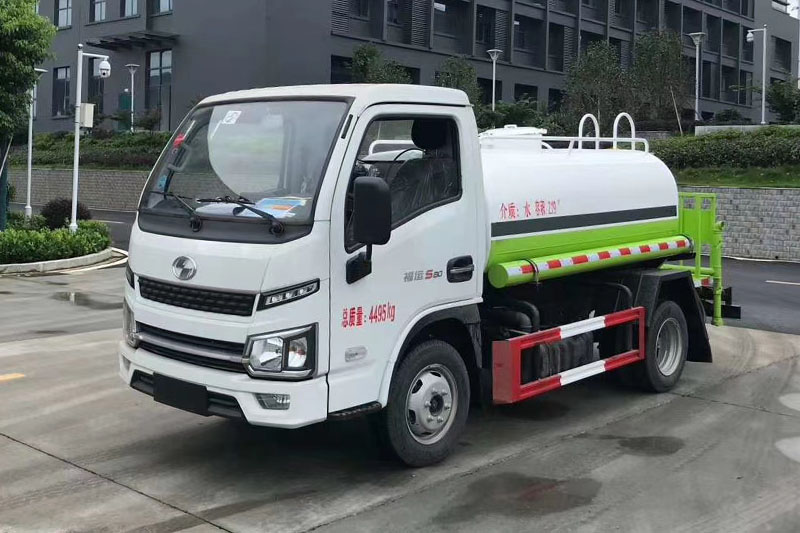 跃进2.5吨洒水车左前45度图