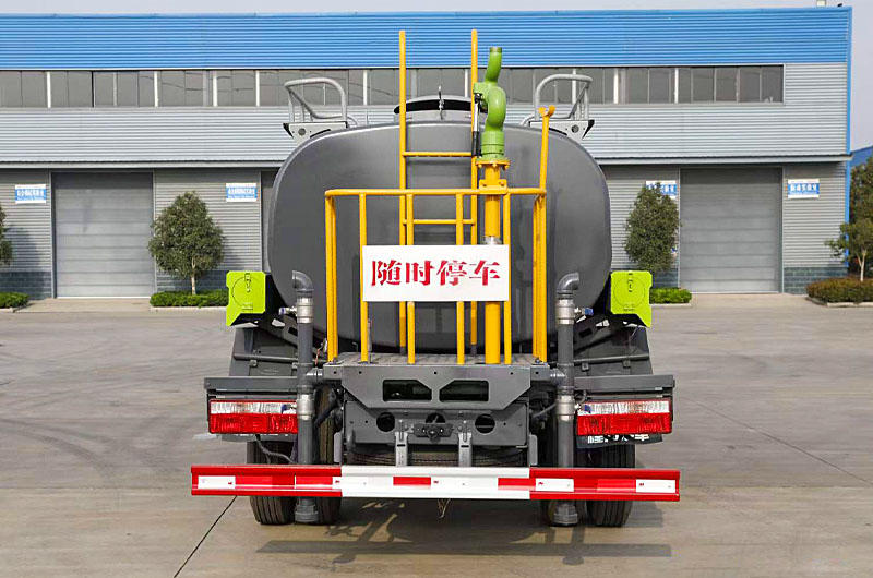 东风福瑞卡5吨洒水车尾部图