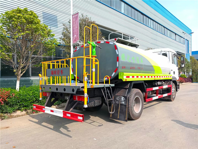 重汽汕德卡14吨洒水车右后45度图