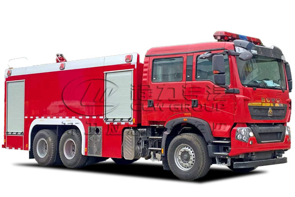 重汽豪沃12吨水罐消防车